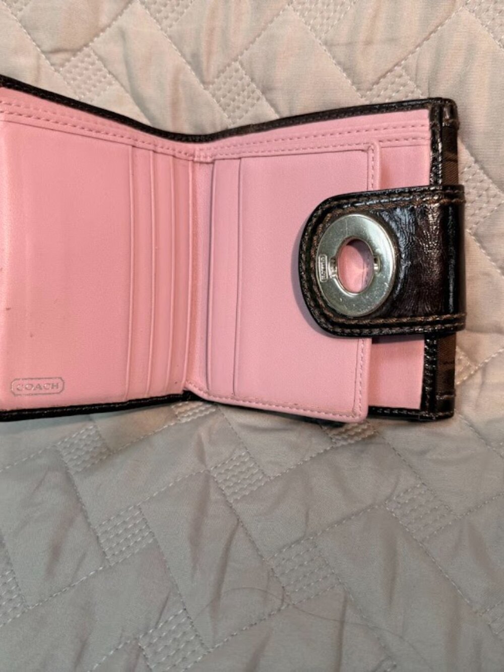 Coach Signature Brown Jacquard Compact Wallet Pink Interior - Picture 3 of 6